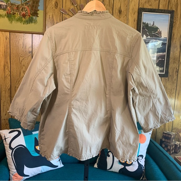 Lightweight Khaki Buttons & Ruffle Jacket - Picture 5 of 9